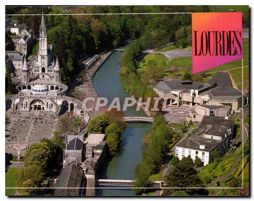 CPM Lourdes Les Sanctuires Vue aerienne 