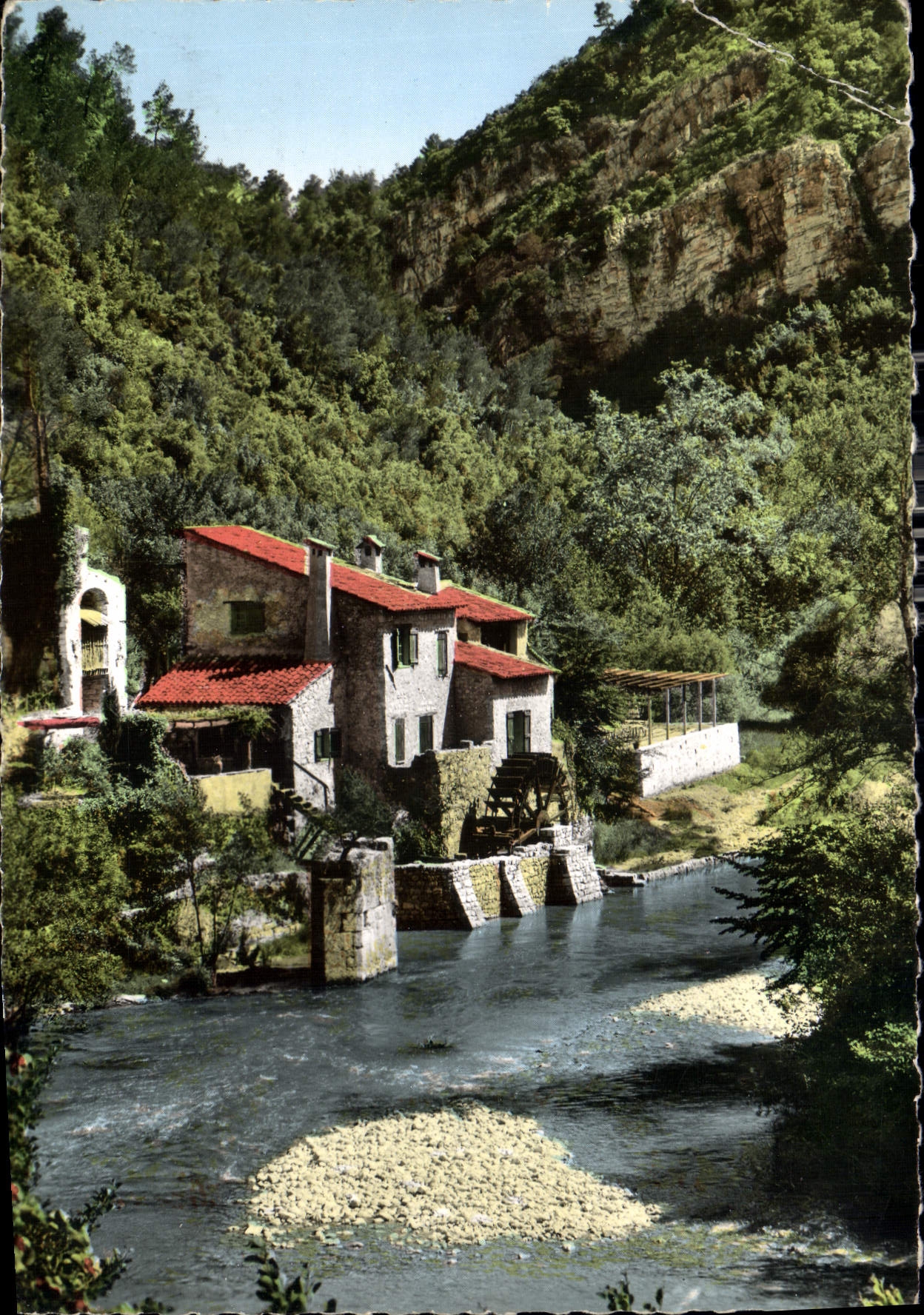 CPM Cote d'Azur Vieux moulin provencal 