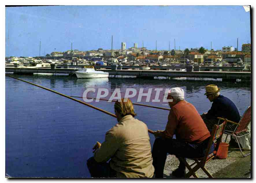 CPM Antibes Vue generale prise d'un coin du nouveau Port 