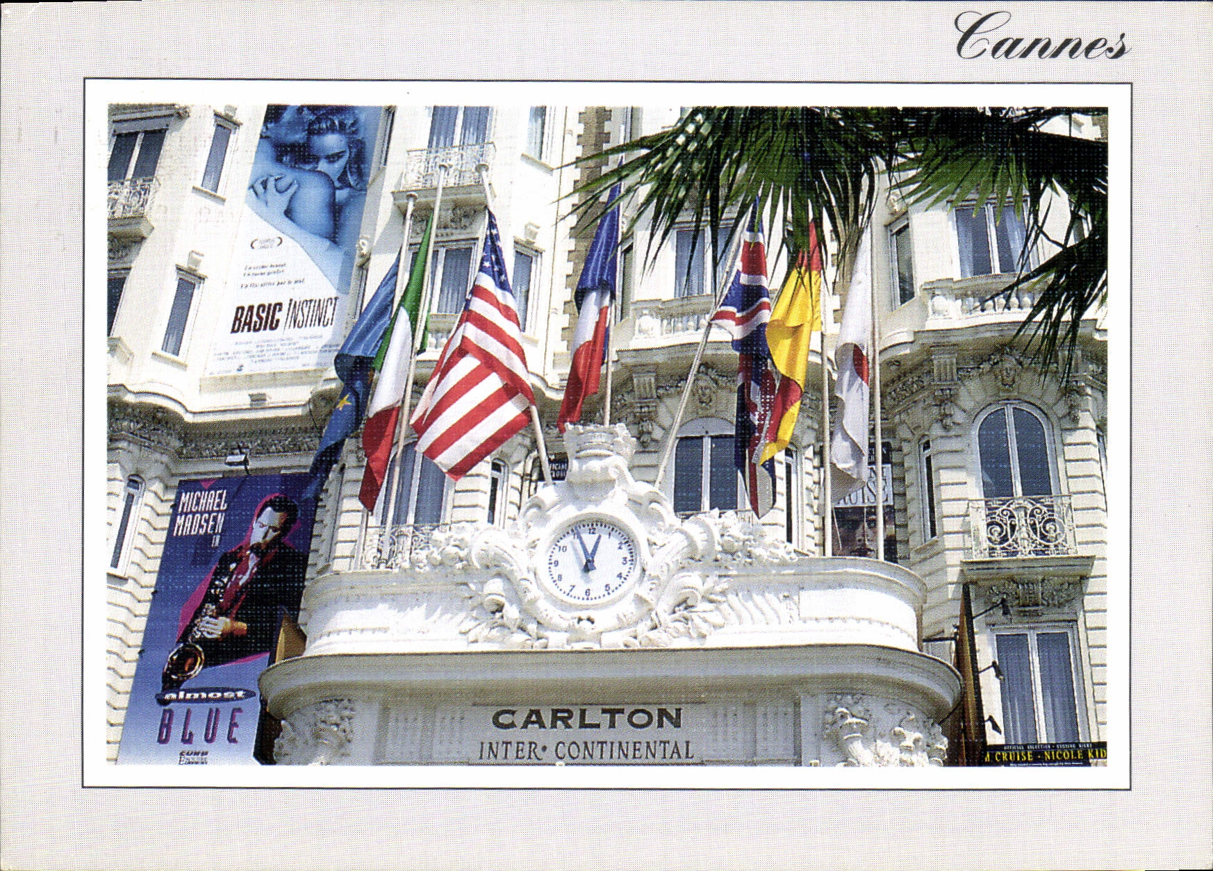 Cannes — Carlton Intercontinental — affiches de films et drapeaux