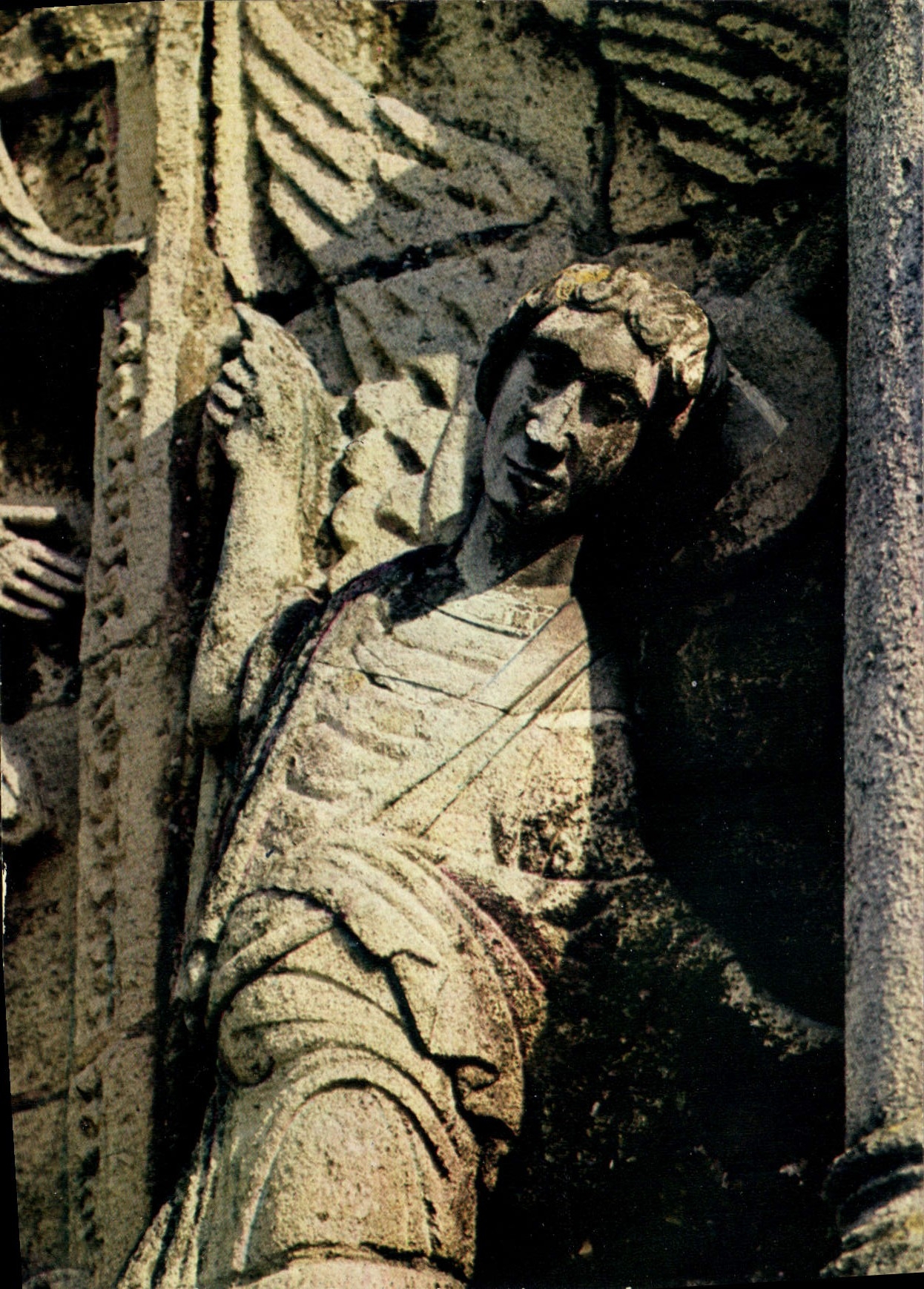 Angouleme — Cathédrale Saint-Pierre XIIe siècle — Ange montrant le Christ en Majesté — Edition Théoloae, Limoges