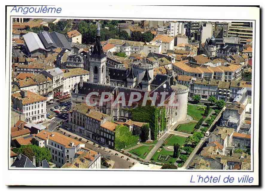 CPM Angouleme L'Hotel de Ville 
