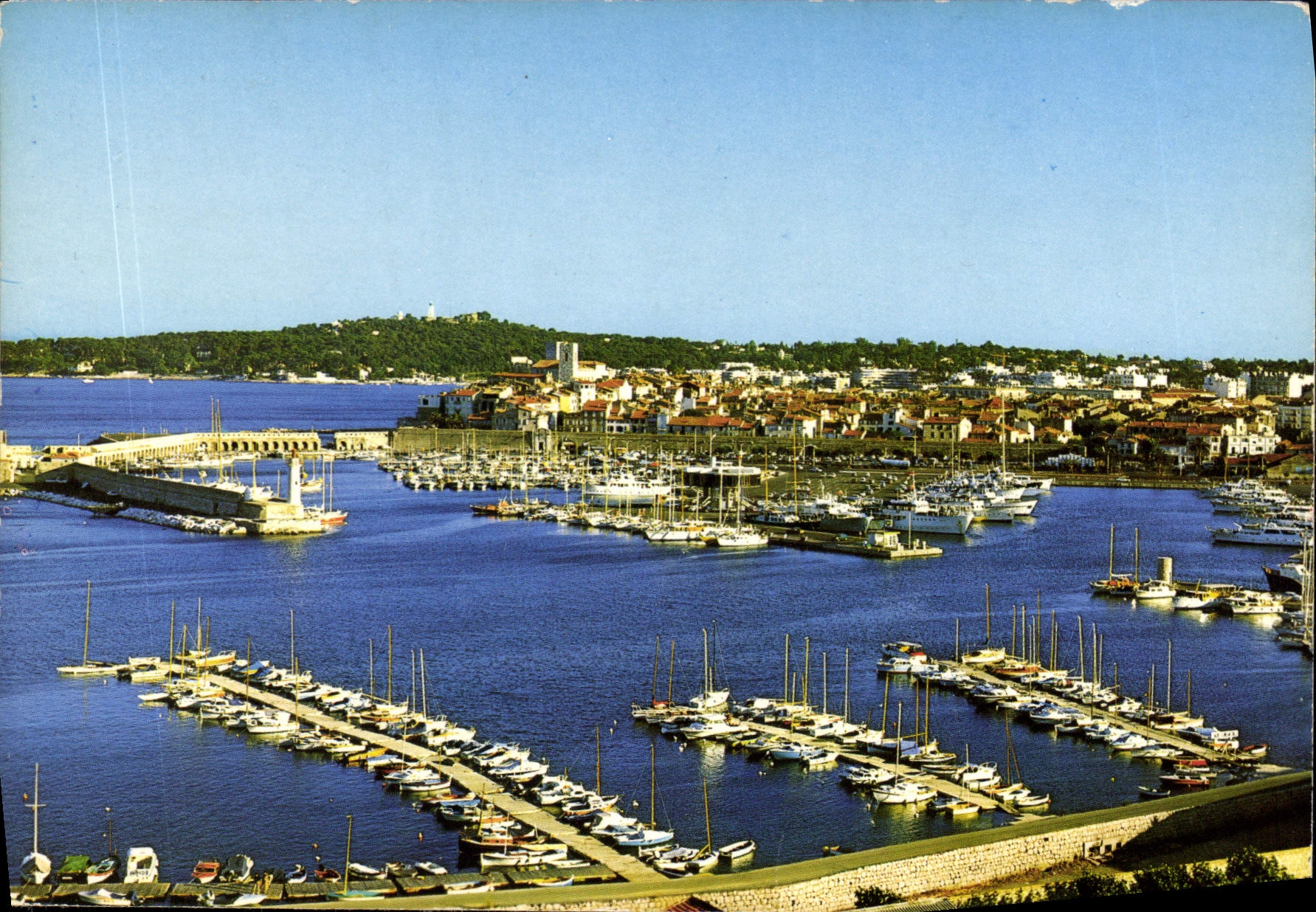 CPM Cote d'Azur Antibes Alpes Maritimes Le port Vauban et la Vieille ville 
