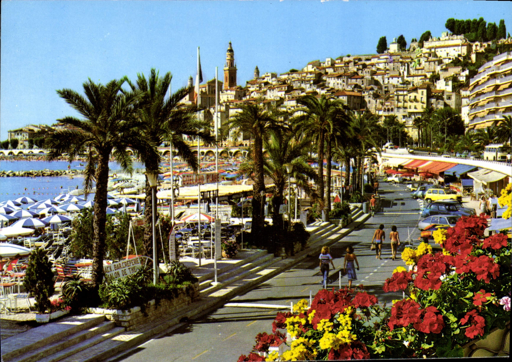 CPM Cote d'Azur Menton La Promenade les plages et la vieille ville 