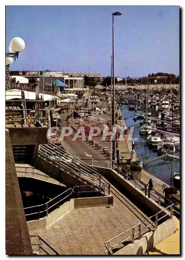 Royan — le nouveau quai du port de plaisance — Photo Michel MARCOU