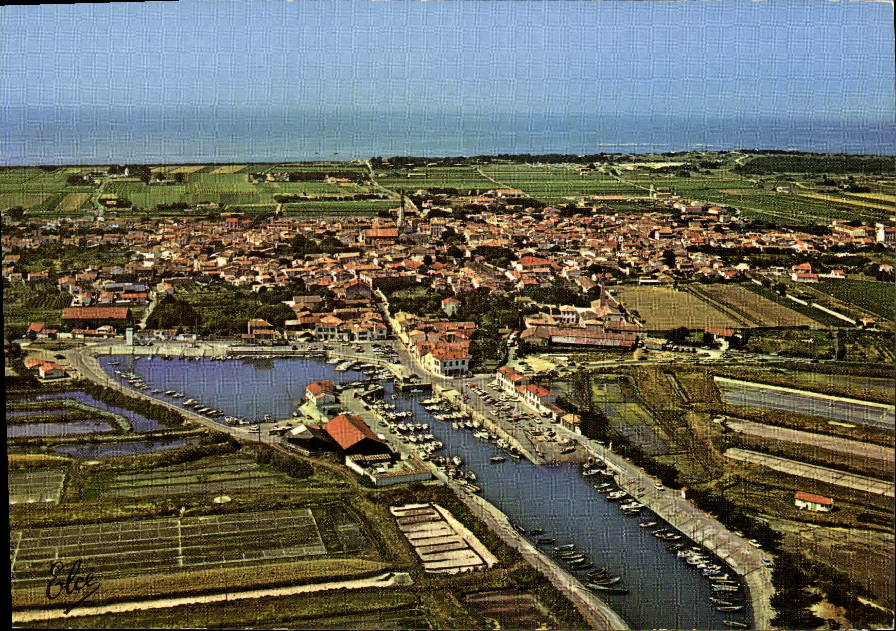 Ars-en-Ré — Vue générale de la ville et de l'église — Élîce