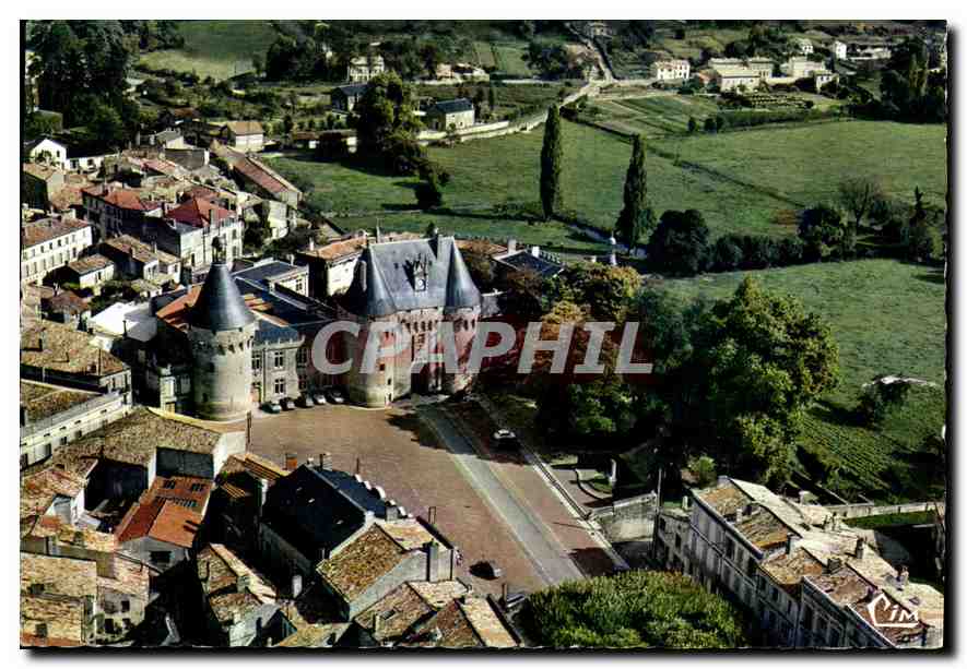 CPM Jonzac Ch Mar Vue aerienne Le Chateau 