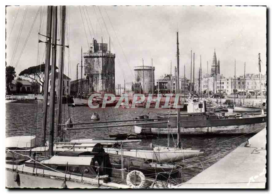 CPM La Rochelle Bassin des Yachts Tours Saint Nicolas de la Chaine et de la Lanterne 