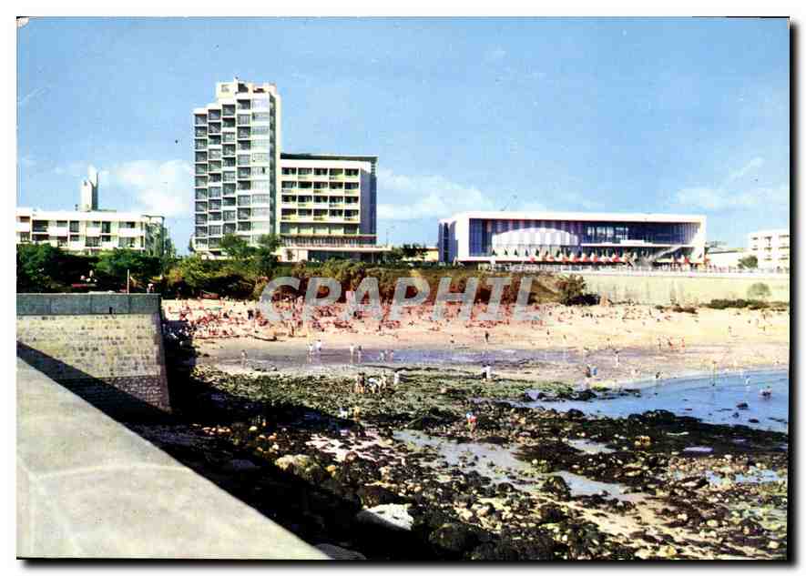 CPM Royan Ville novelle La Plage de Foncillon devant le Palais des COngres 