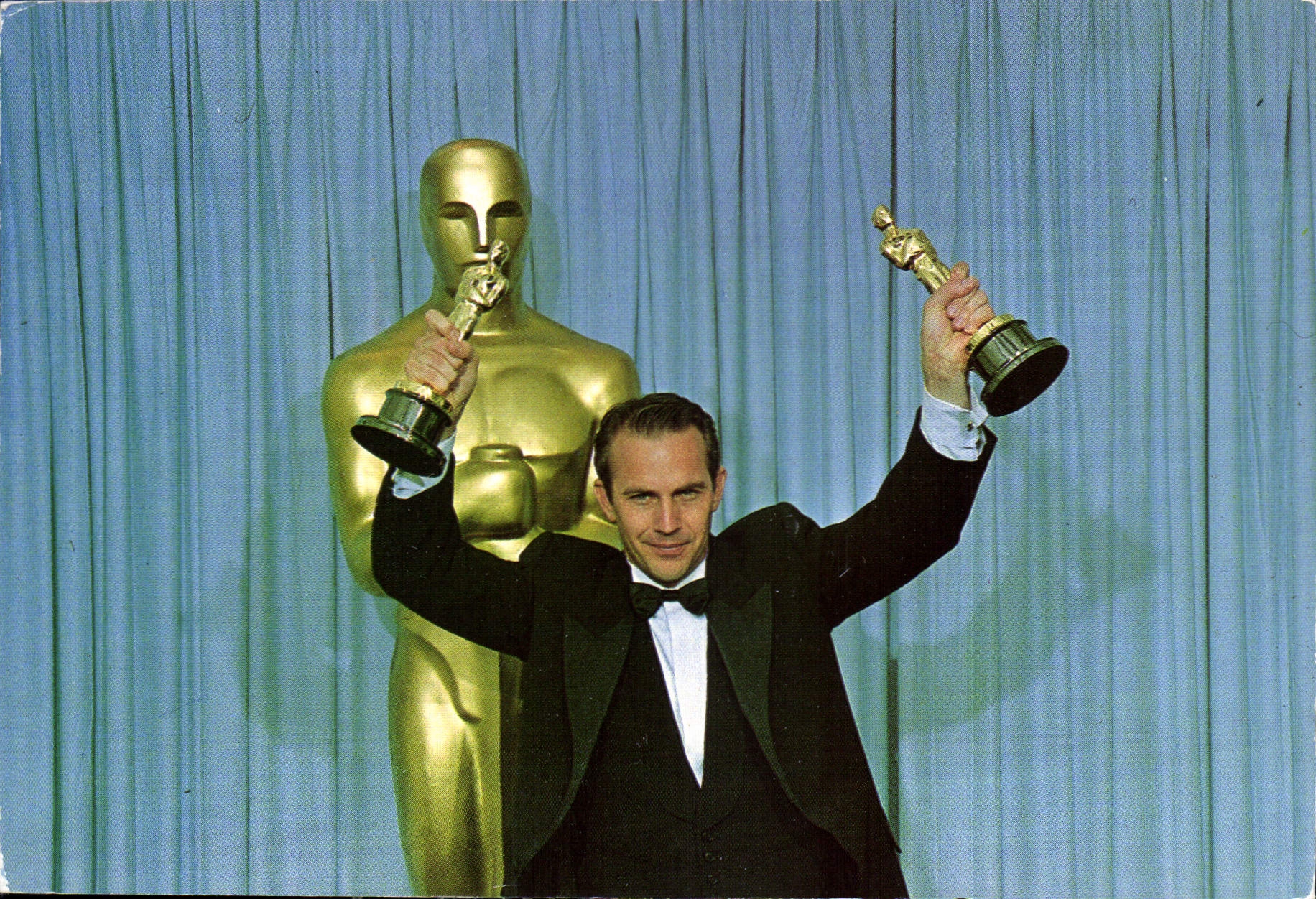 Kevin Costner — deux Oscars — éditeur CPAPHIL