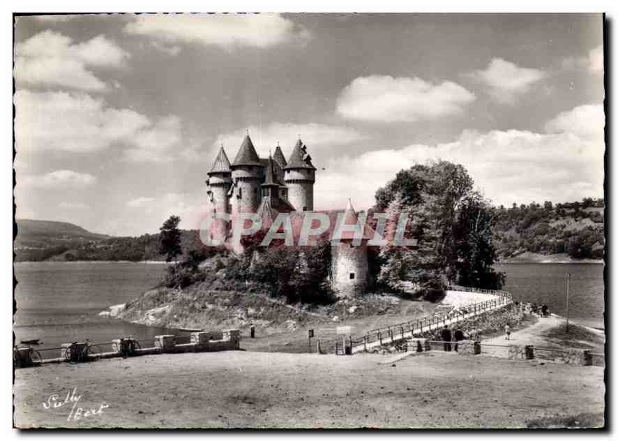 CPM Le Chateau de Val vu de la route pres Lanobre Cantal 