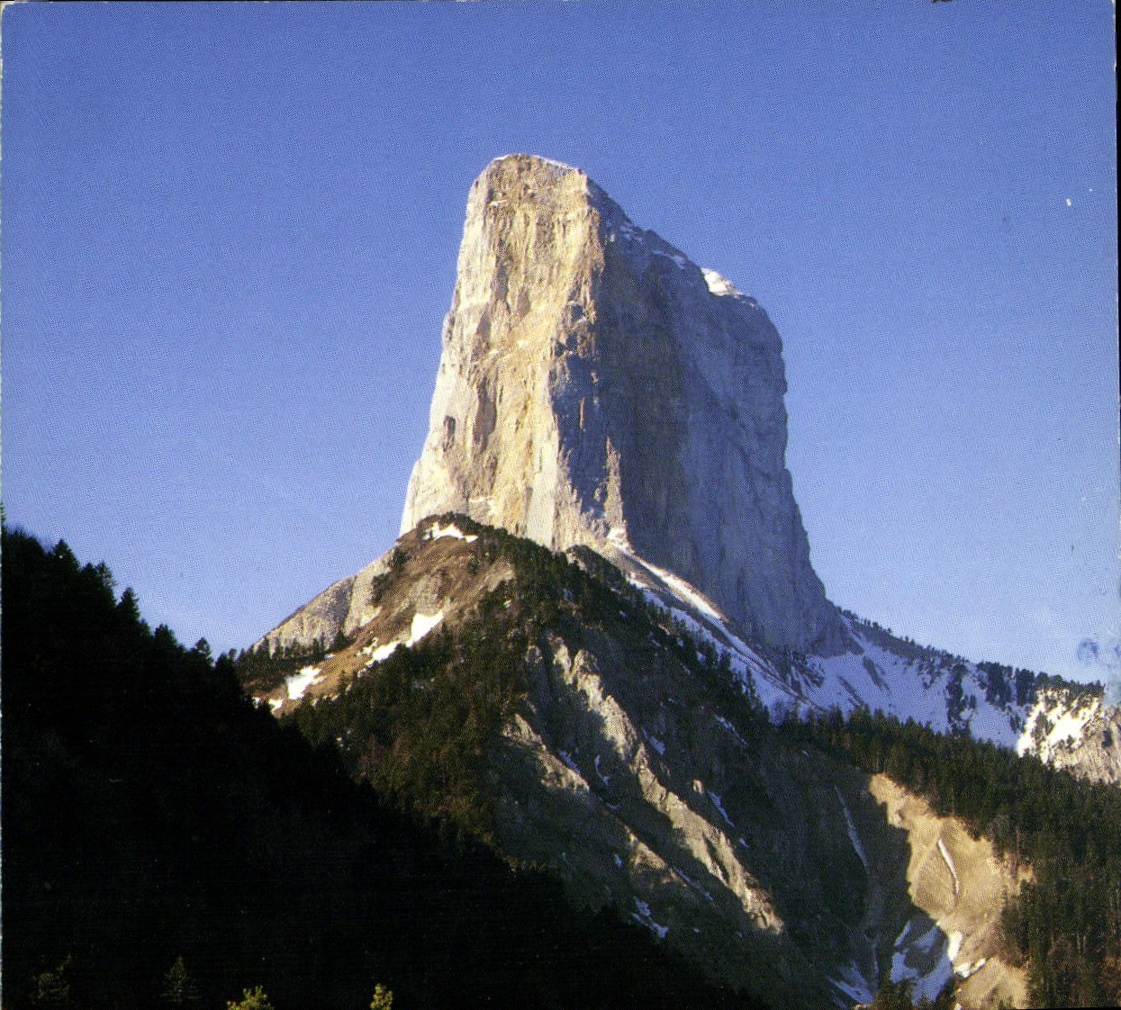 Le Mont Alguille — Alt. 2 097 m. — Grenoble, série 38 AL 9