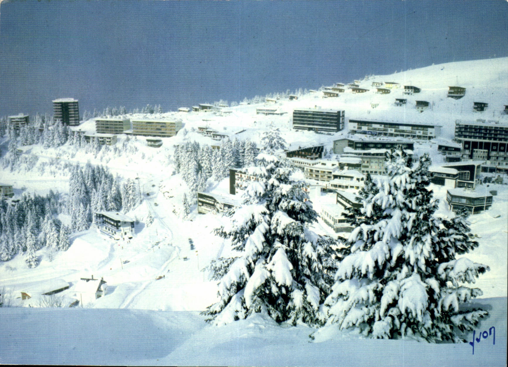 CPM Colleurs et Lumiere de France Les Alpes Chamrousse Isere 