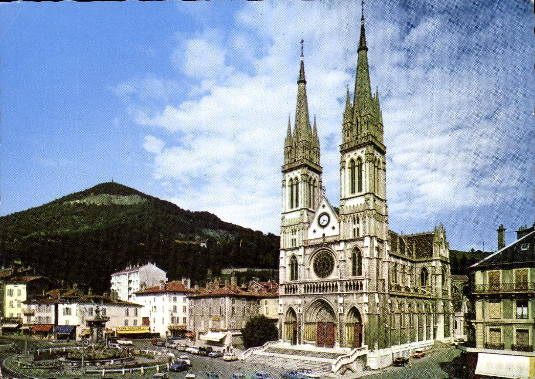 Voiron (Isère) — Église Saint-Bruno et Notre-Dame de Vouise — Éditions La Cigogne