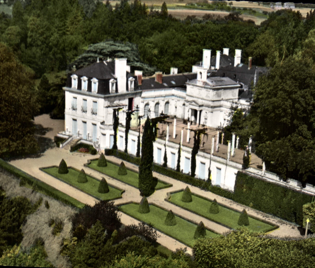 CPM St Patrice I et L Chateau de Rochecotte vue aerienne 