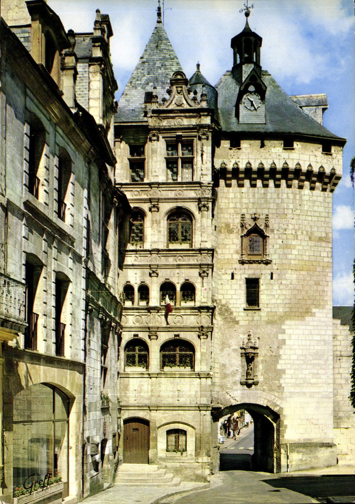 CPM En Touraine Loches Indre et Loire Hotel de Ville XVI siecle 