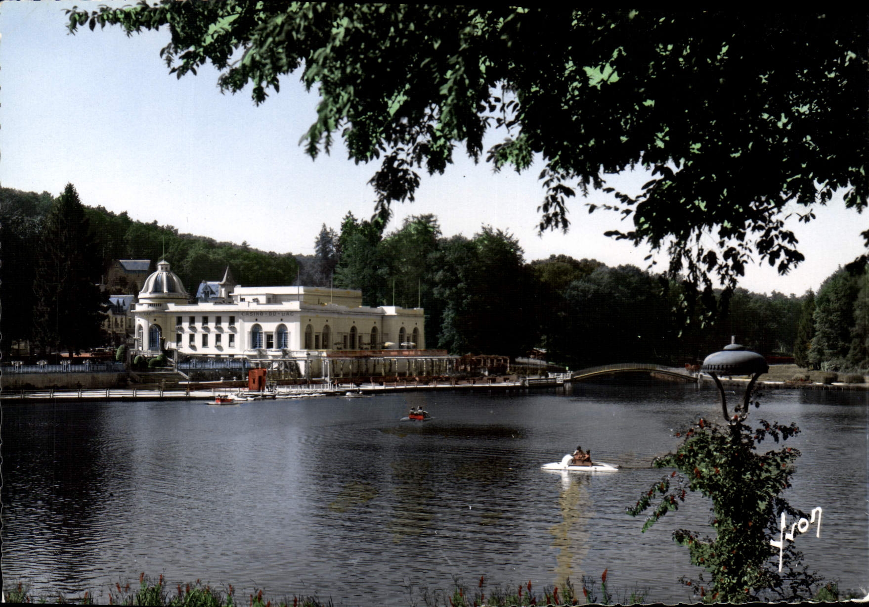 CPM Bagnoles de l'Orne Orne le Lac et le Casino 