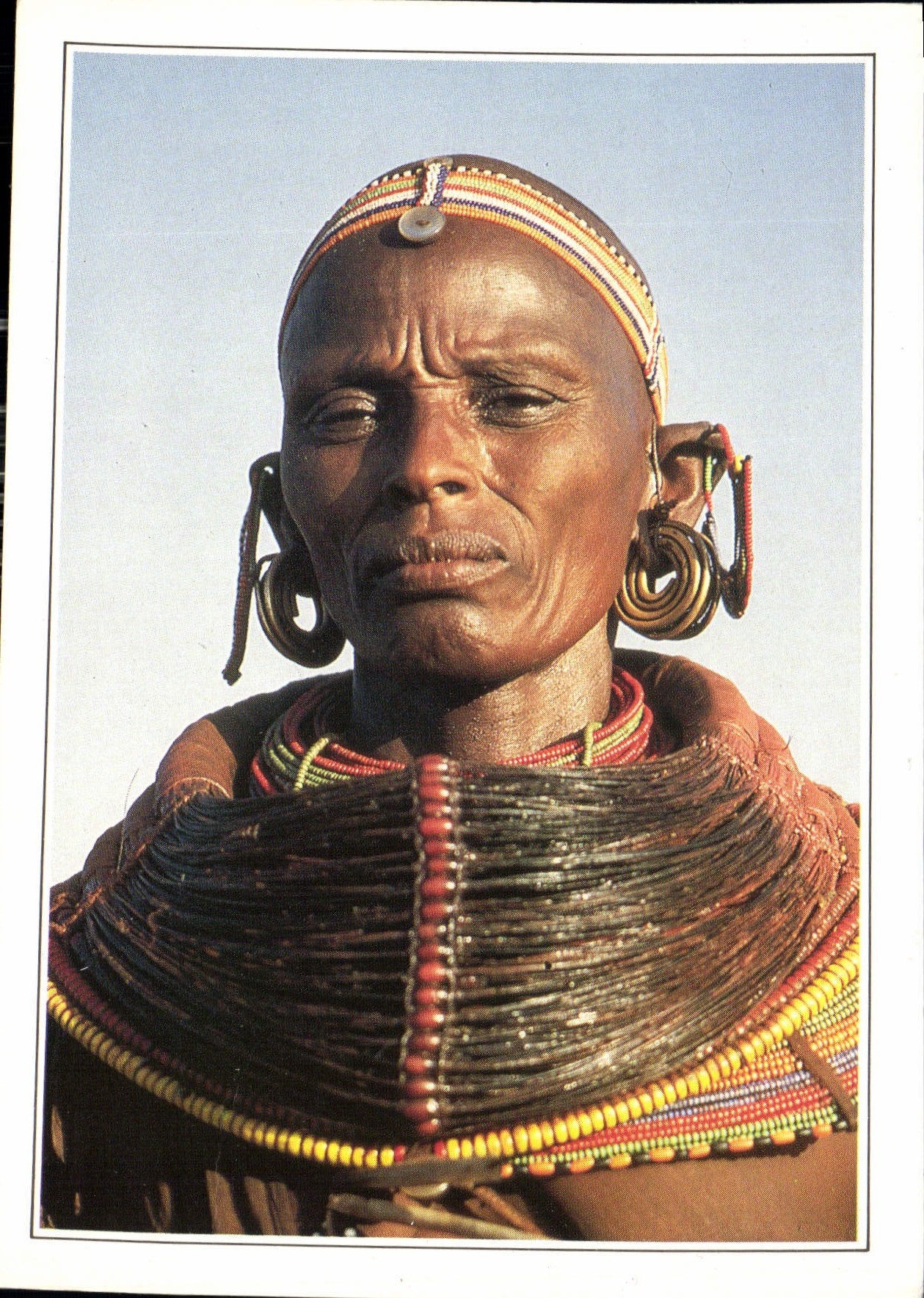 CPM Samburu Women in tnbal costume au nord du Kenya c'est a la nchesse et a la luxuriance de Leurs P