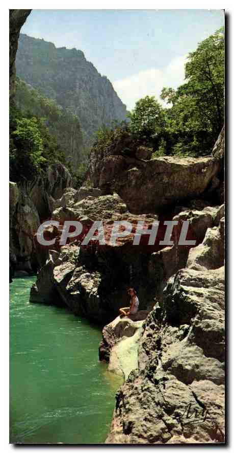 CPM Les Gorges Pittoresques du Verdon au fond des Gorges le defile de Styx 