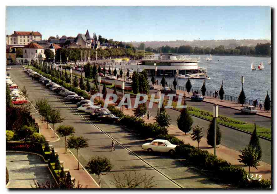 CPM Vichy Allier Station Ideale Sante Vacances Boulevard de Lattre de Tassigny et la Rotonde du Lac 