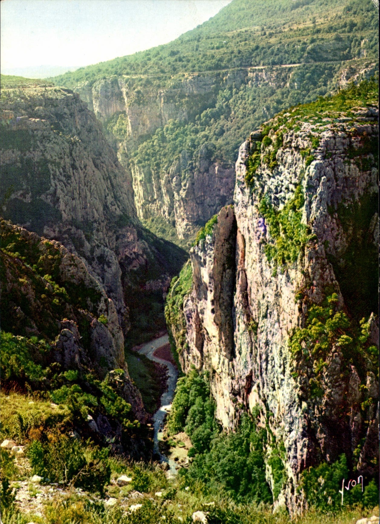 CPM Couleurs et lumiere e France Grand Canon du Verdon B A Belvedere du Maugue nouvelle route 