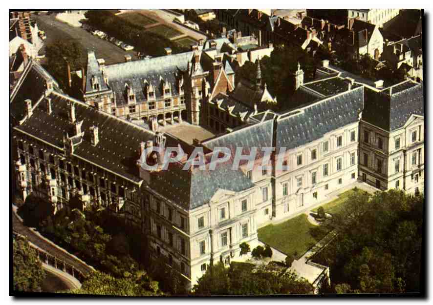 CPM Blois Loir et Cher le chateau vue aerienne 