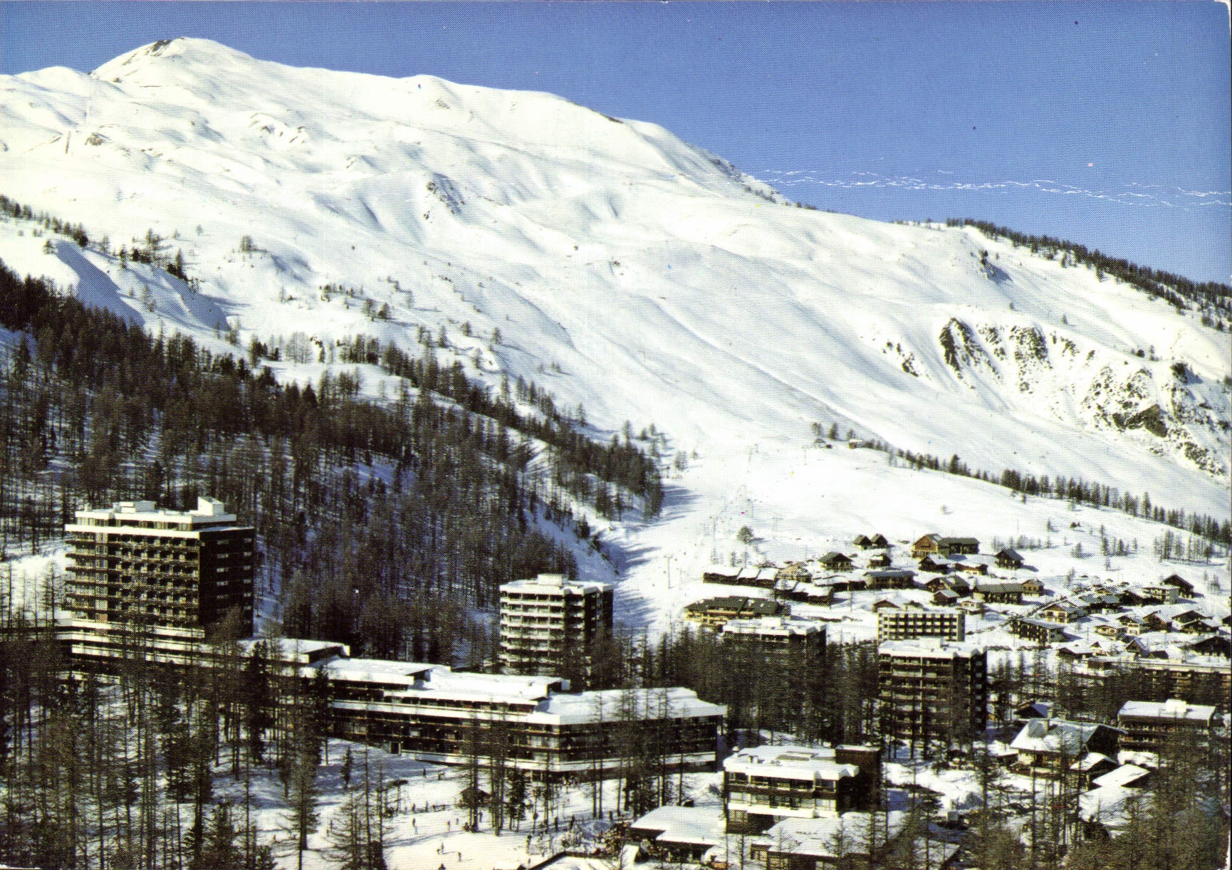 Vars les Claux (Htes-Alpes) — Vue de la Station et les Pistes de la Mayt. — Éditions EDY, Chambéry