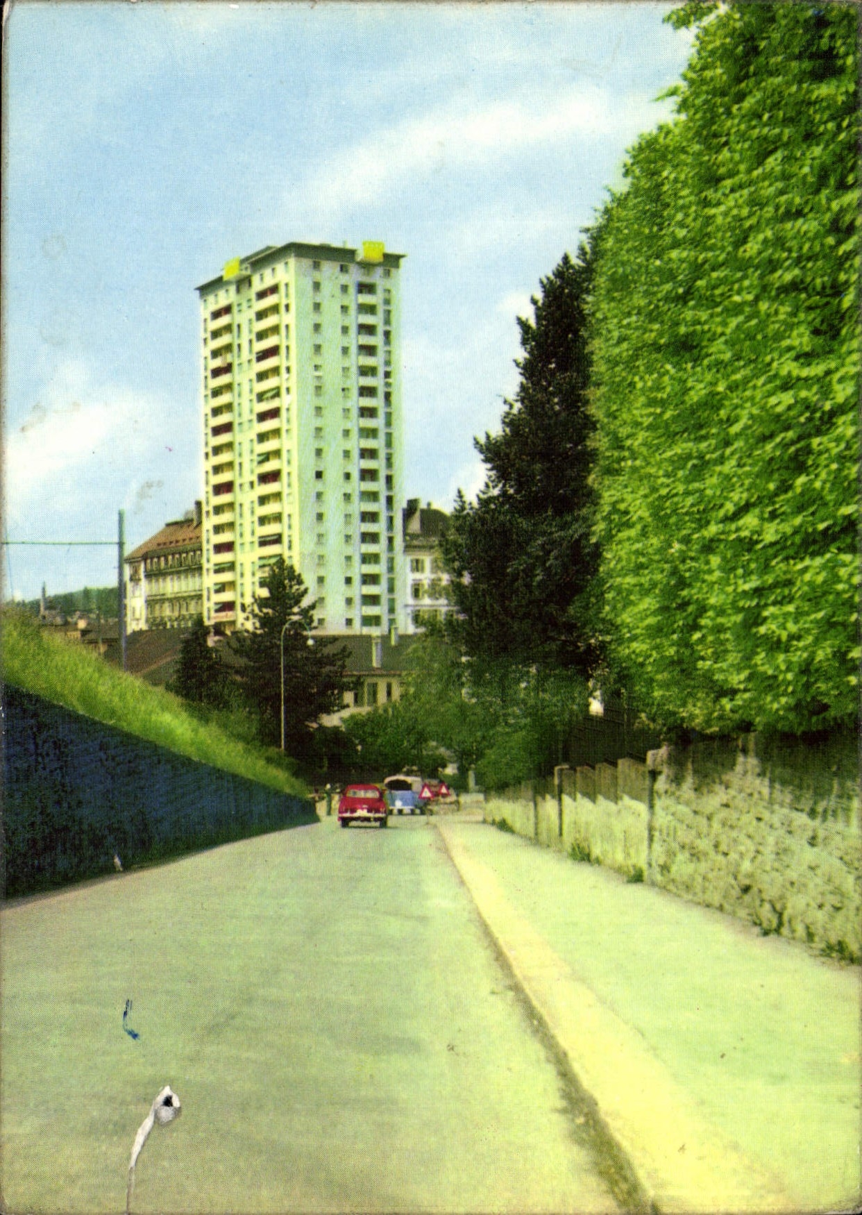 CPM Le Chaux de Fonds metropole de l'Horlogerie tour de la Gare 
