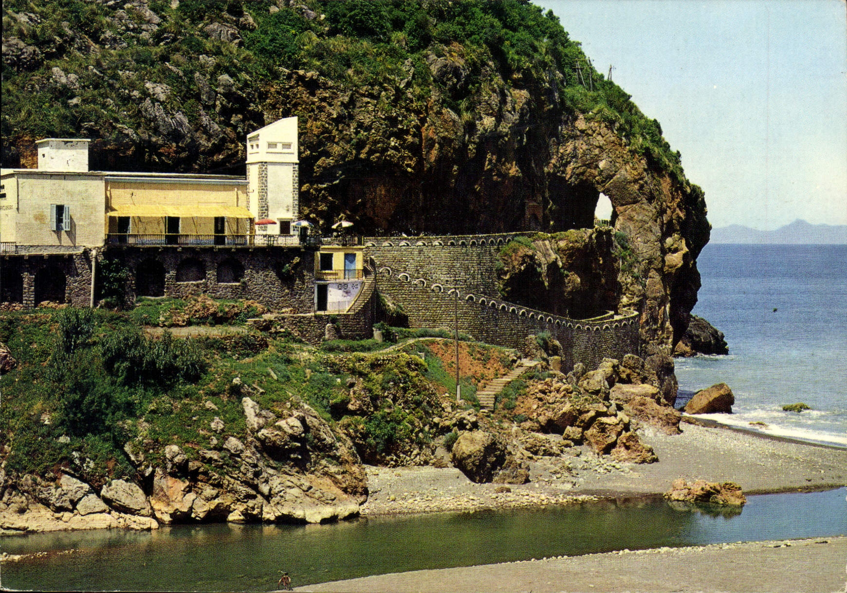 Jijel - Hôtel de la Grotte-Merveilleuse — Société Nationale d'Édition et de Diffusion, Algérie, n° M 144