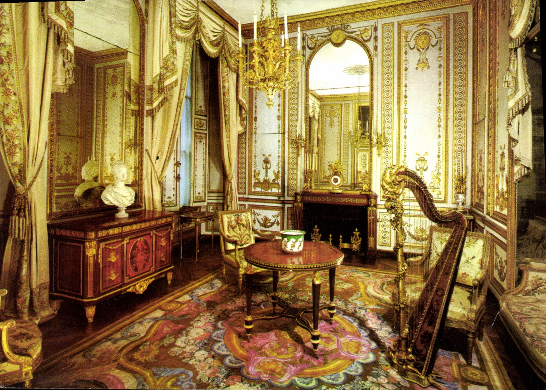CPM Versailles le Cabinet interieur de la Reine 