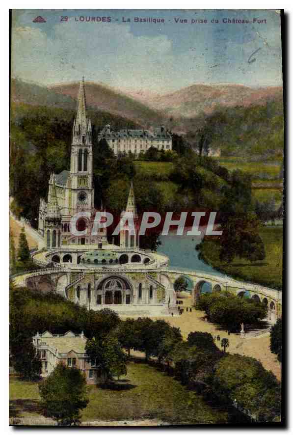 CPA Lourdes La Basilique Vue prise du Chateau Fort 