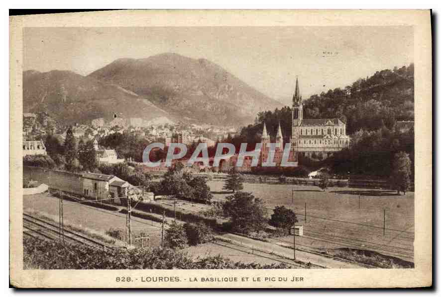 CPA Lourdes La Basilique et le Pic du Jer 