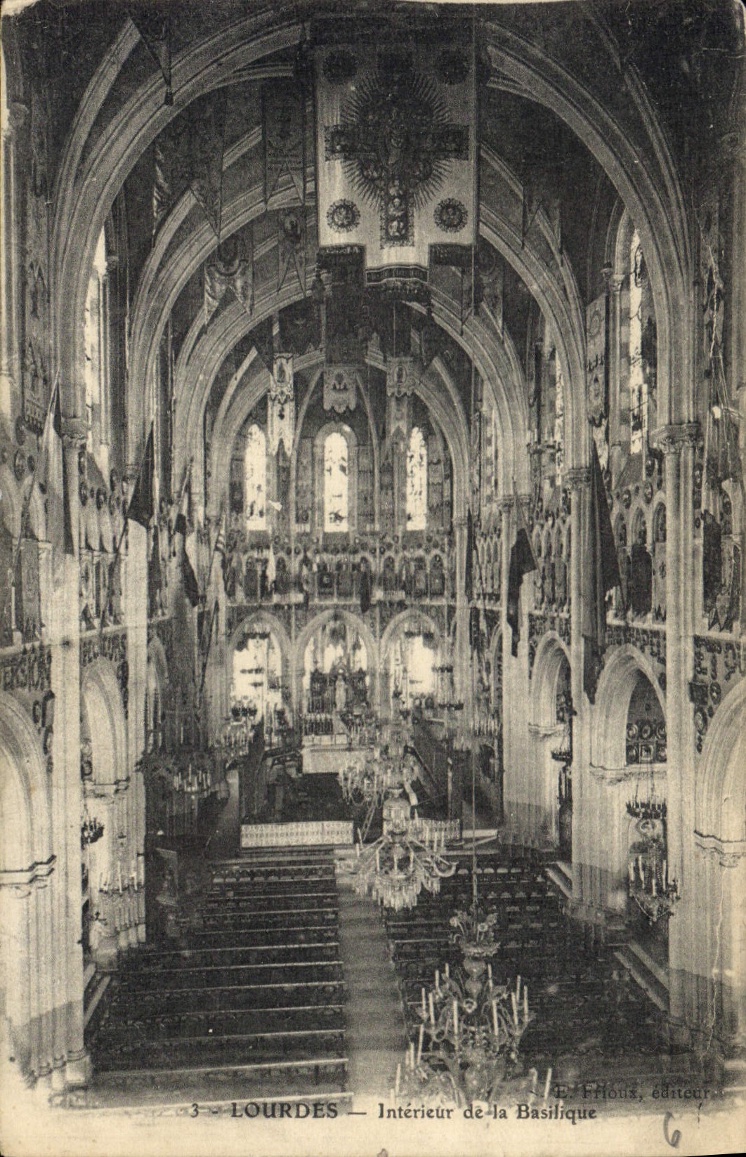 CPA Lourdes Interieur de la Basilique 