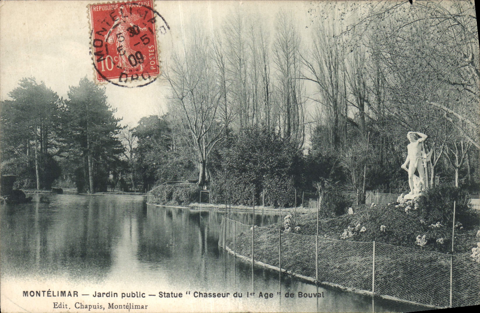 CPA Montelimar Jardin public Statue Chasseur du I Age de Bouval 