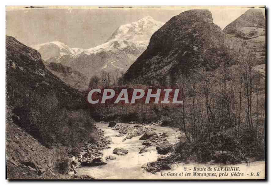 CPA Route de Gavarnie Le Gave et les Montagnes pres Gedre 