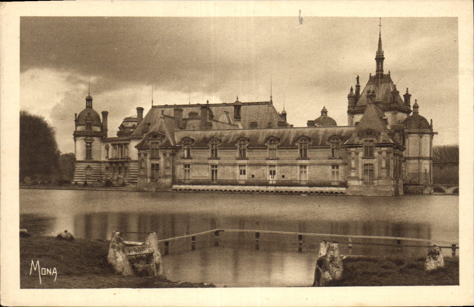 Château de Chantilly — Le Petit Château et la Tour du Trésor — Mona, n° 852