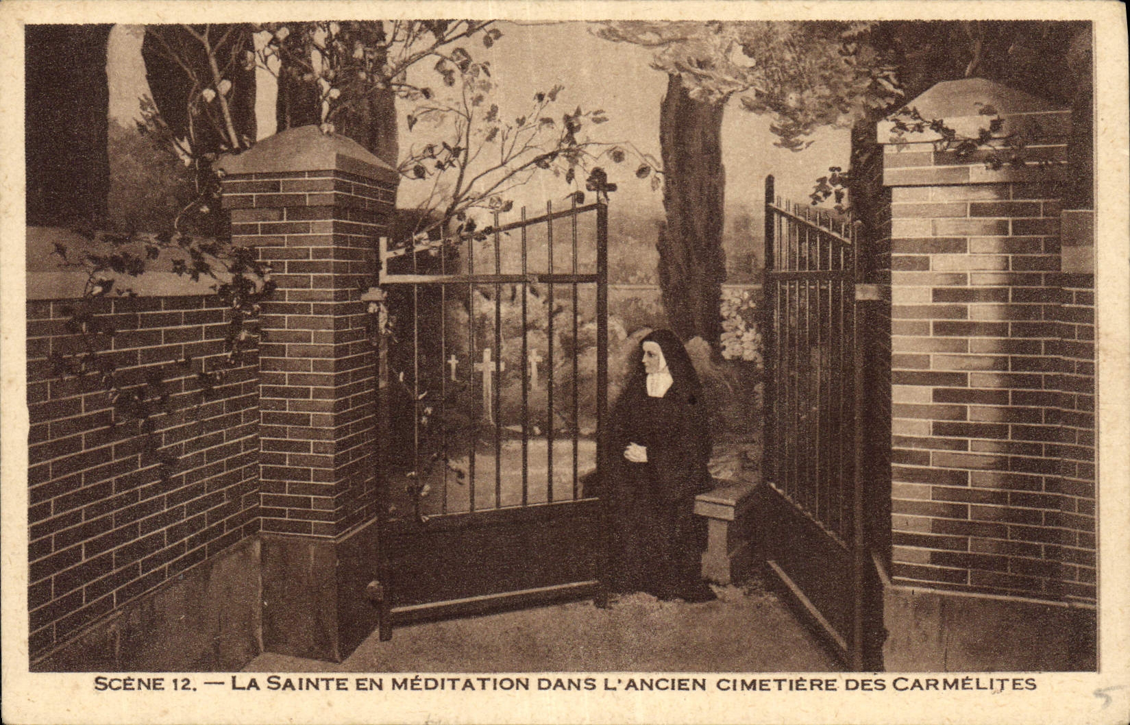 Die Heilige in Meditation im alten Carmeliterfriedhof — Szene 12 — 'Sodior' Editions Paris