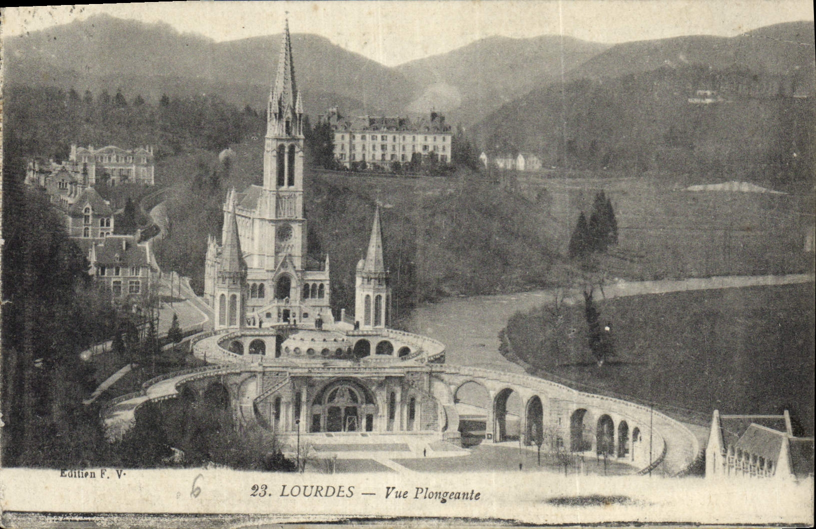 CPA Lourdes Vue Plongeante 