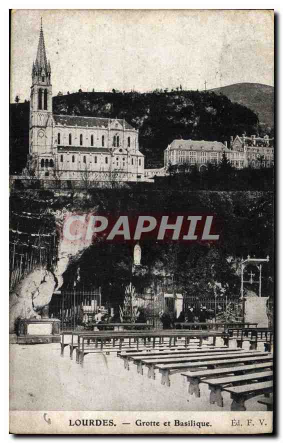 CPA Lourdes Grotte et Basilique 