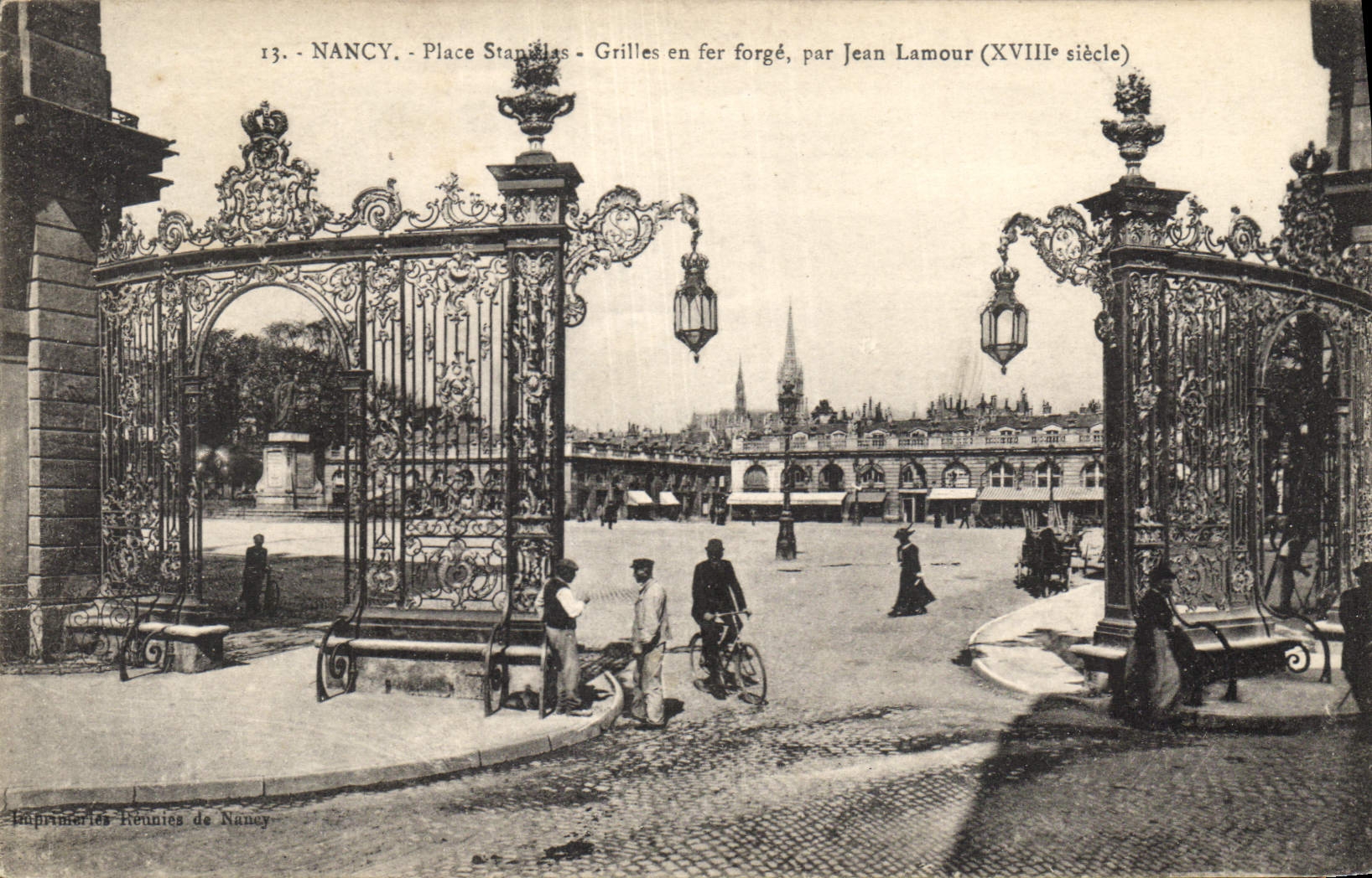 NANCY - Place Stanislas - Grilles en fer forgé, par Jean Lamour (XVIIIe siècle)