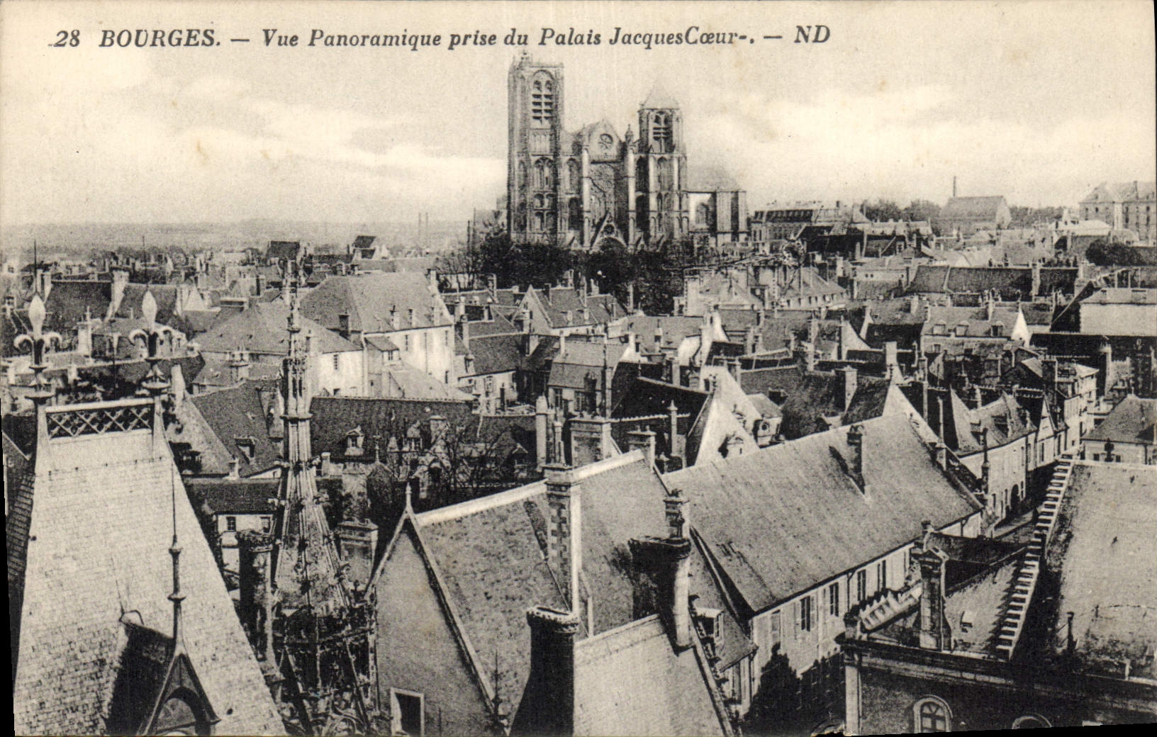 Bourges — Vue panoramique prise du Palais Jacques-Cœur — ND