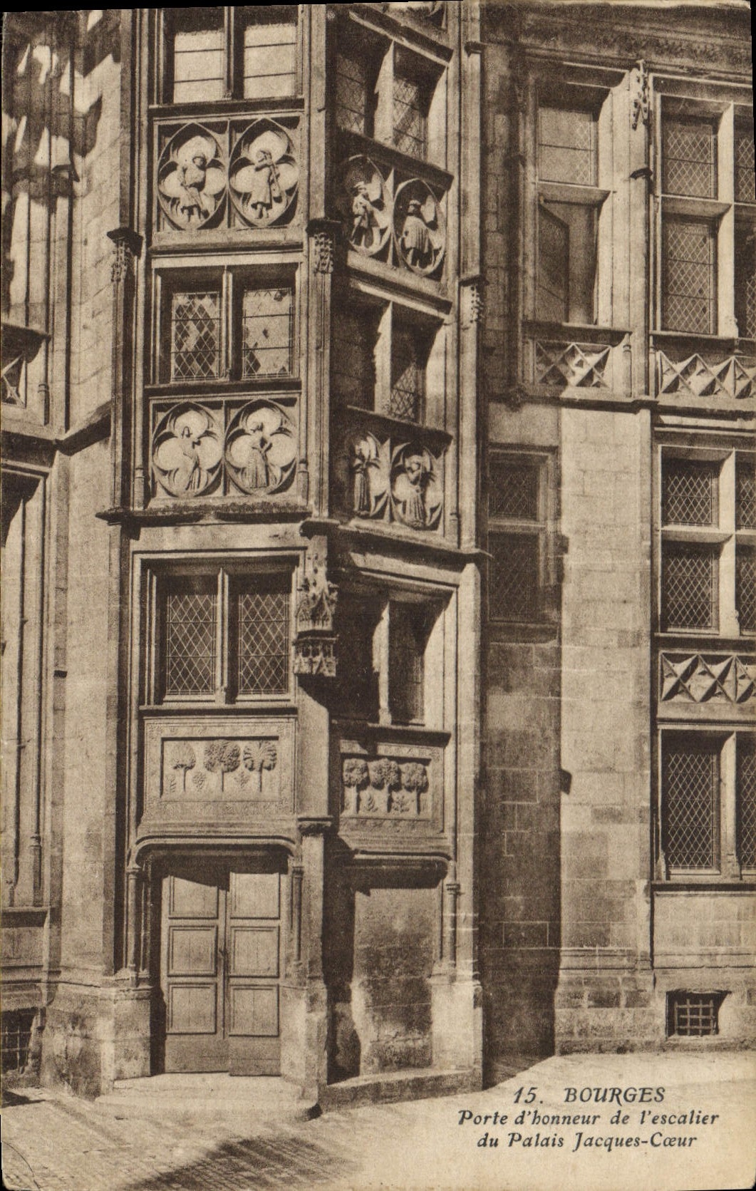 CPA Bourges Porte d'honneur de l'excalier du Palais Jacques Coeur 