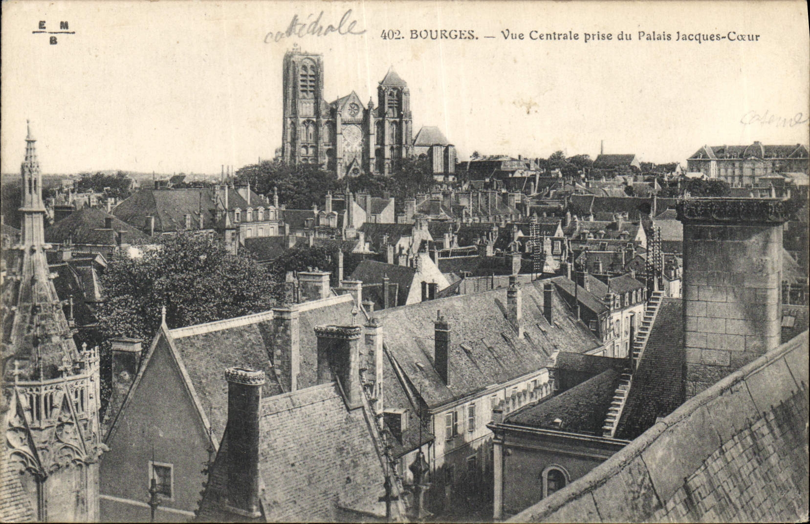 CPA Bourges Vue Centrale prise du Palais jacques Coeur 