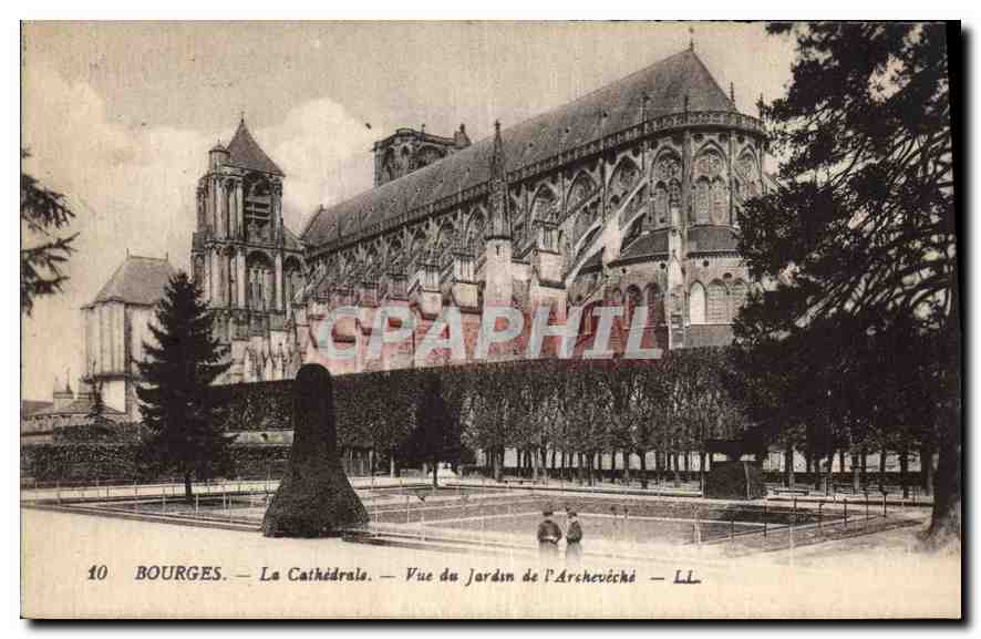 CPA Bourges La Cathedrale Vue du Jardin de l'Archeveche 