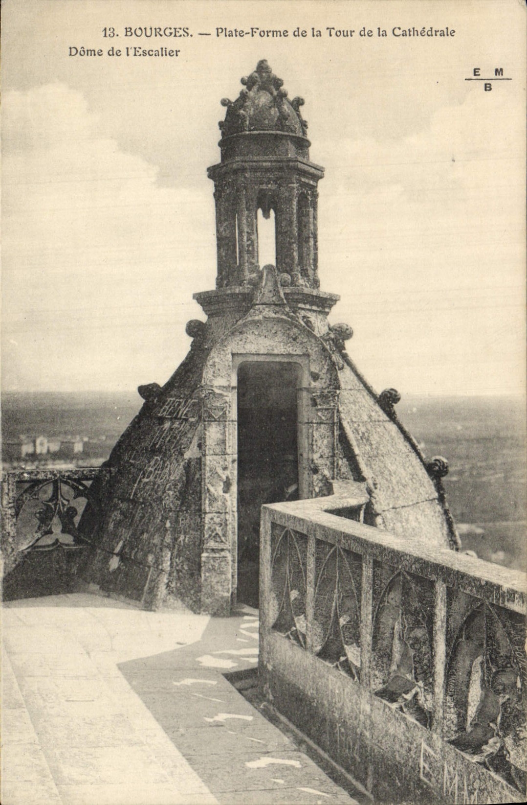 CPA Bourges Plate forme de la Tour de la Cathedrale 