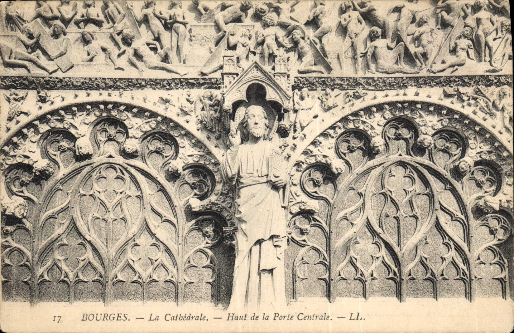 CPA Bourges La Cathedrale Haut de la Porte Centrale 