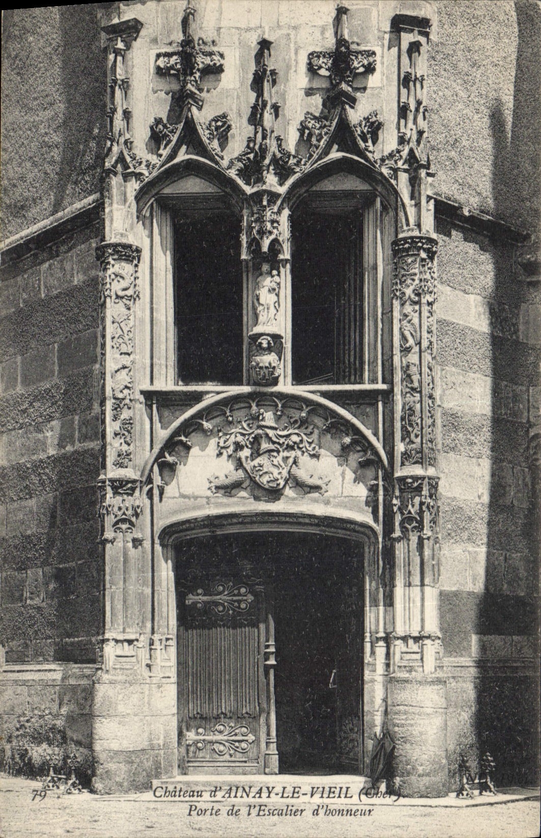Château d'Ainay-le-Vieil — Porte de l'Escalier d' honneur — Oberge