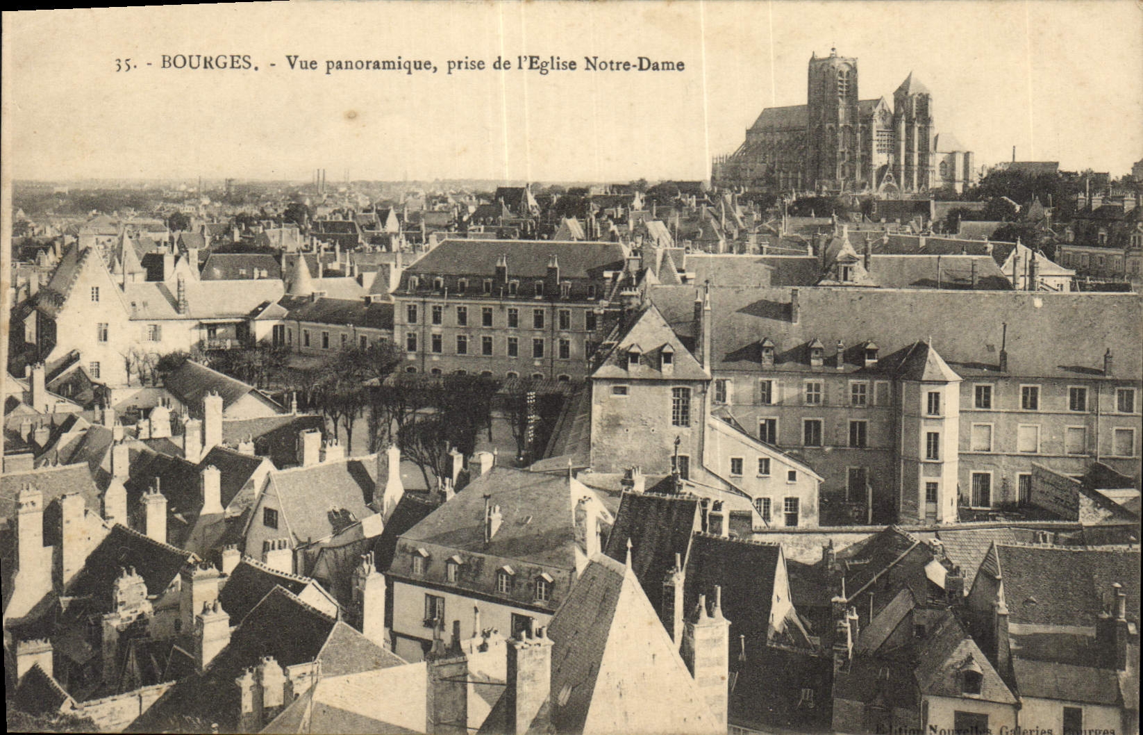 CPA Bourges Vue panora ique prise de l'Eglise Notre Dame 