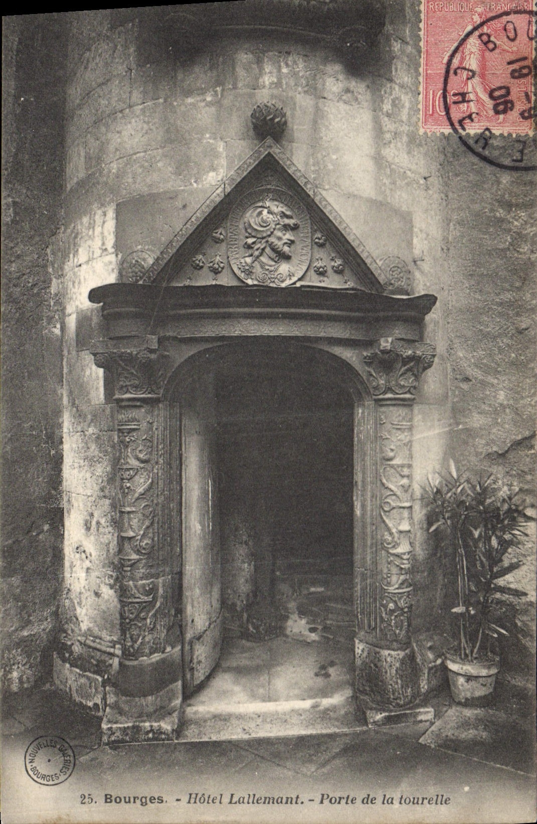 CPA Bourges Hotel Lallemant Porte de la tourelle 