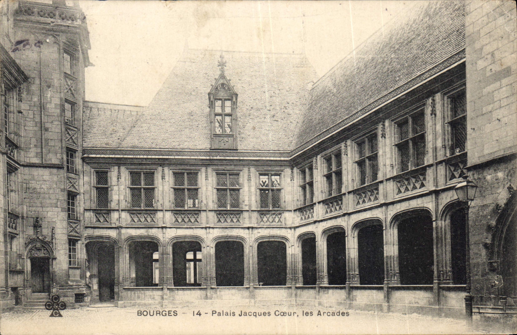 CPA Bourges Palais Jacques Coeur les Arcades 